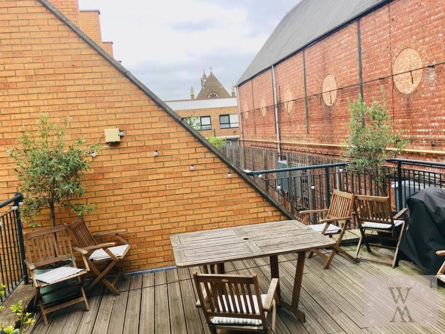 Spacious Mews Apartment, Clapham London Eksteriør billede