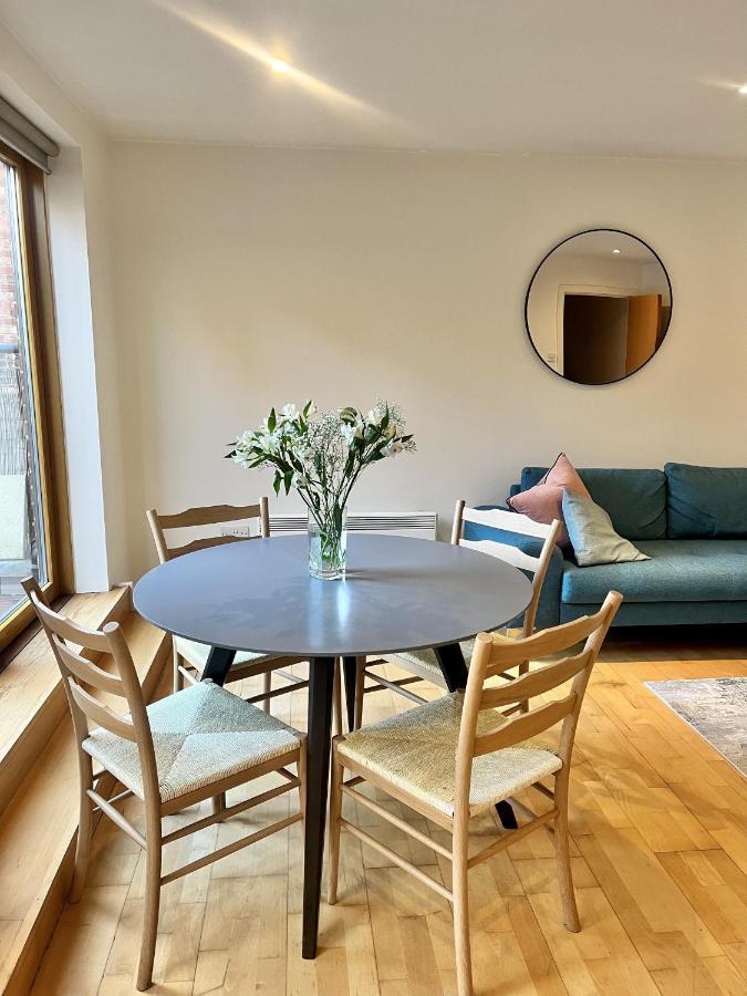 Spacious Mews Apartment, Clapham London Eksteriør billede